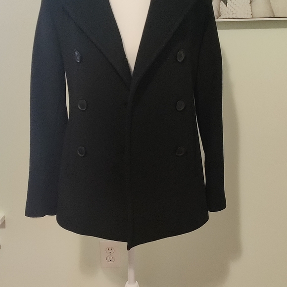 Calvin Klein - Picture 7 of 8